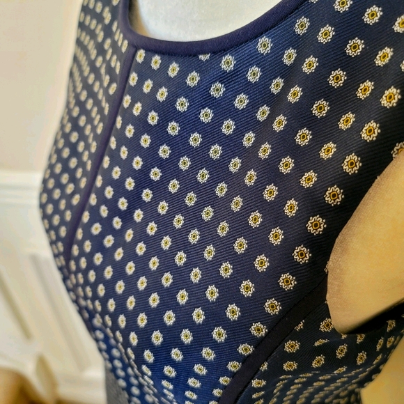 🆕️ J. Crew Paneled Sheath Dress Navy Blue Foulard Size 4 - Picture 2 of 7